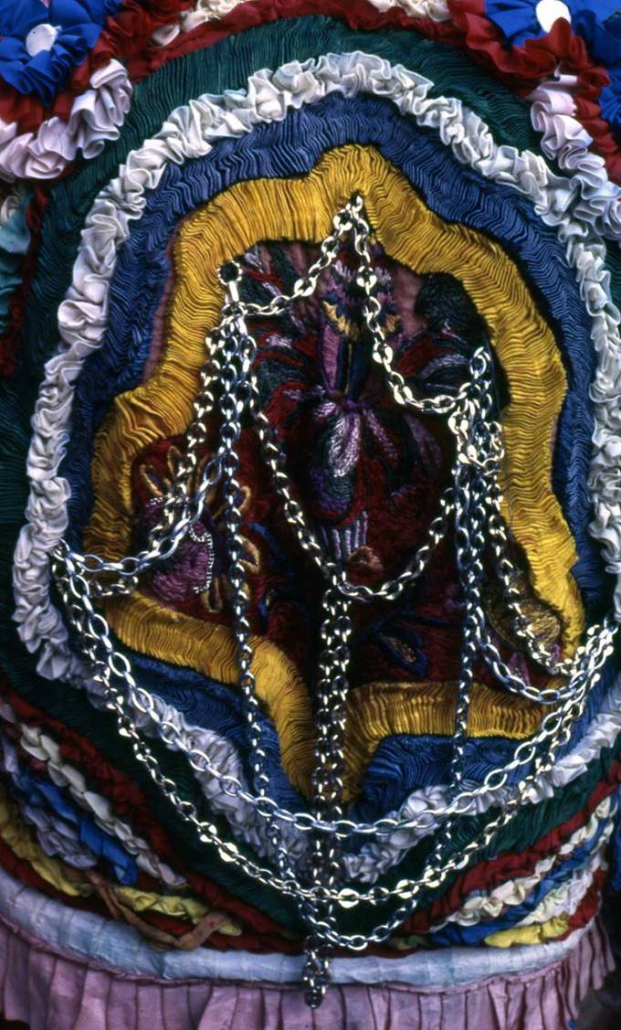 Ampliar: Detalle camisa de Boteiro de Viana do Bolo (1975, foto F.Senén)